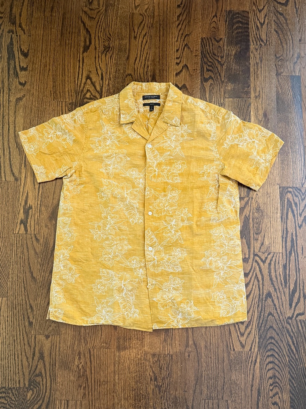 Banana Republic Floral Short-Sleeve Men’s Button-Down Shirt